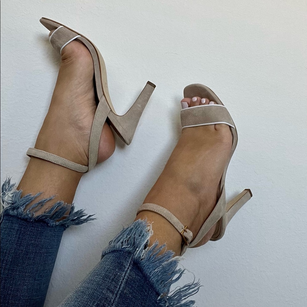Eitenne Aigner nude heel